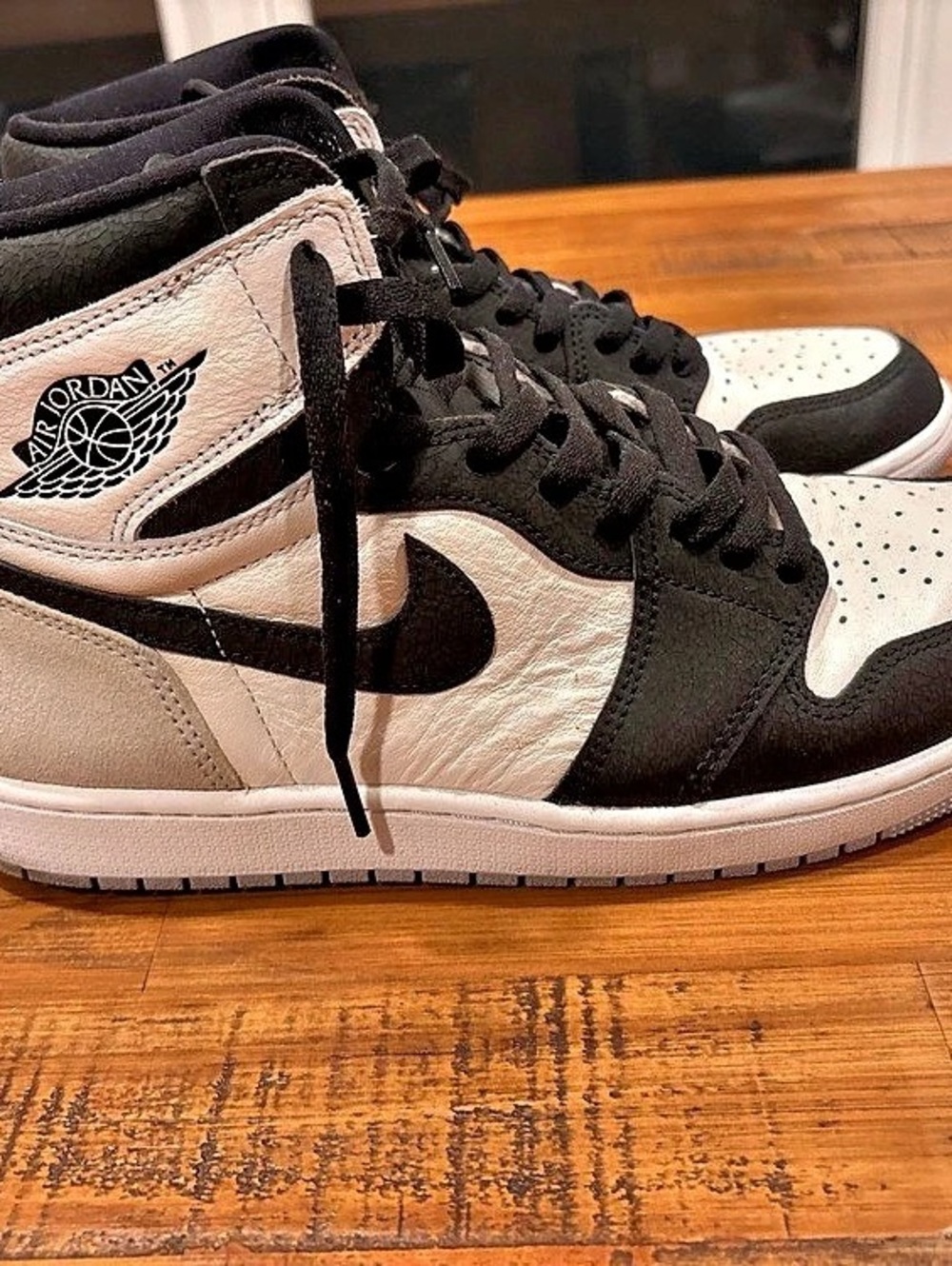 Nike Air Jordan 1 High-Top Sneakers in Black & White no box size 11
